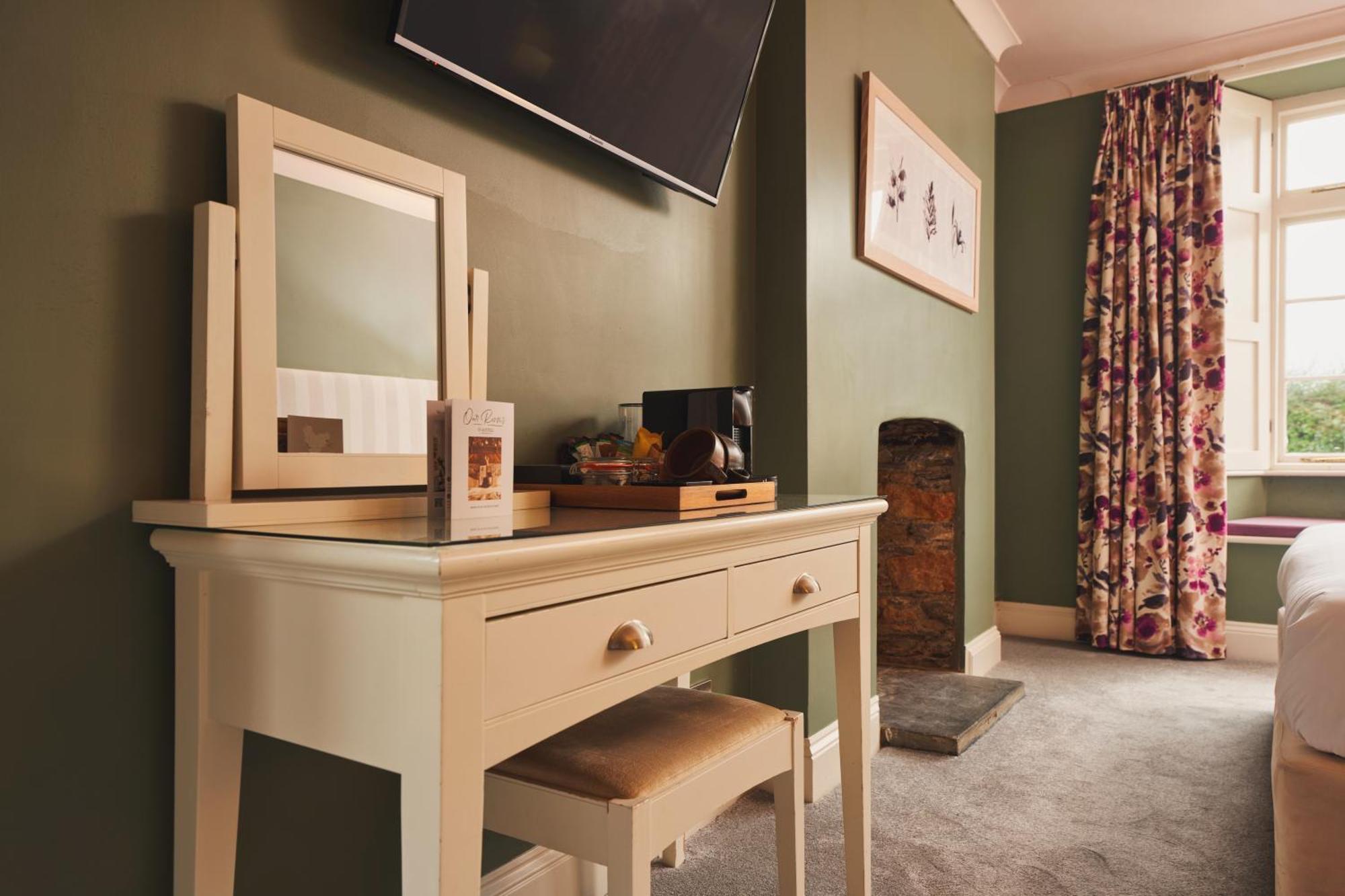 Rose And Crown Yealmpton Hotell Eksteriør bilde